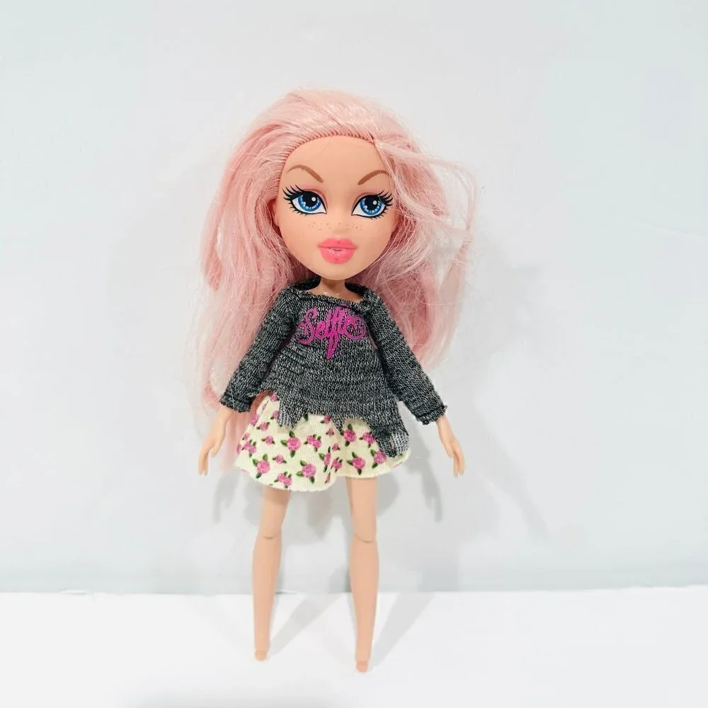 Bratz Selfie Stick Cloe Doll